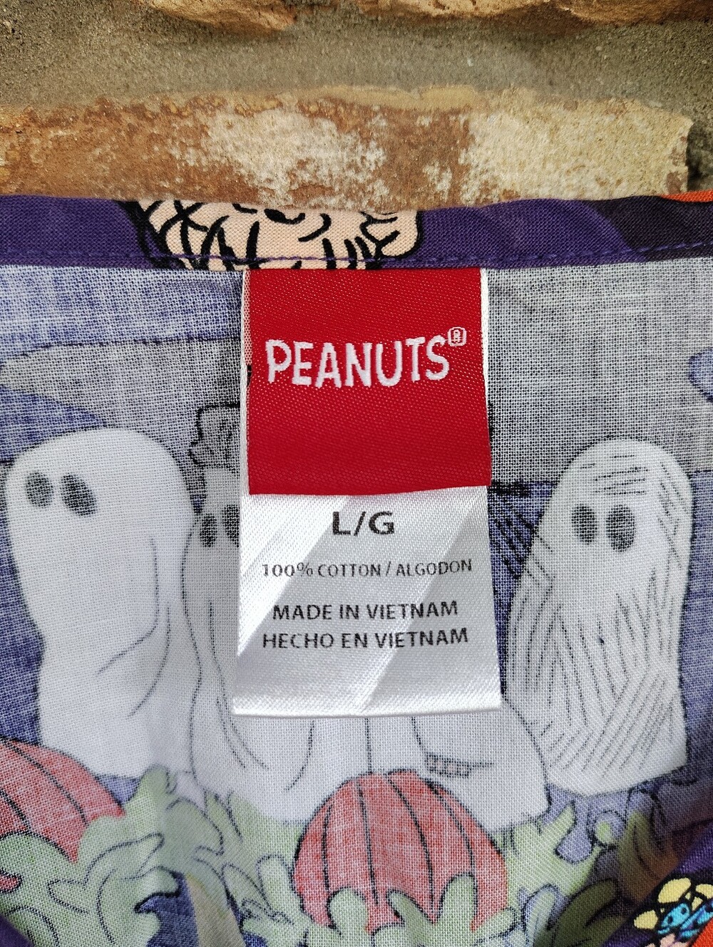 Peanuts Great Pumpkin Charlie Brown Halloween Scrub Top V-Neck Purple Large L - Picture 3 of 7